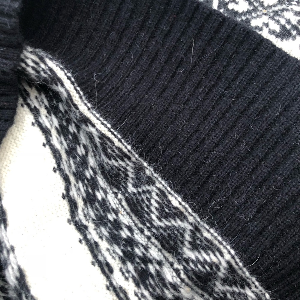 RARE Brooks Brothers Tribal Snowflake Sweater Sz M - Picture 6 of 7